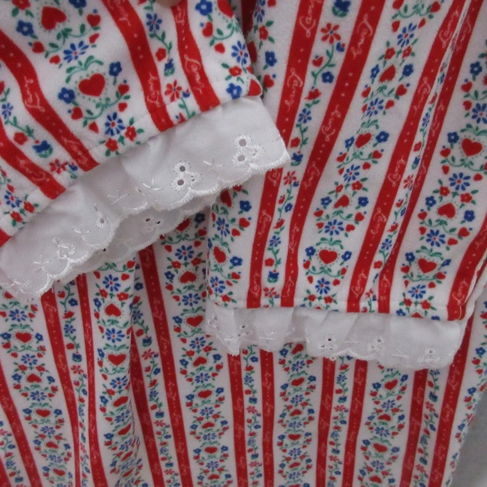 Lanz Of Salzburg sleeves are